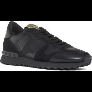 Worn very few times, Like new!! 😍 Dress up or wear casual. Slightly creased